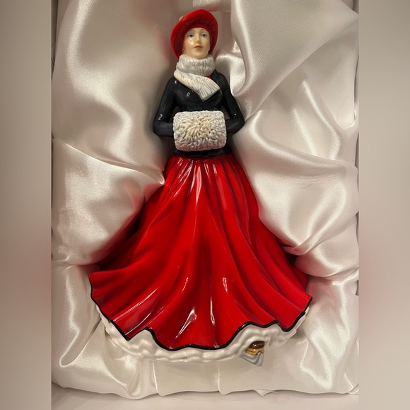 Royal Dulton Figurine - Festive Skate - Picture 2 of 5